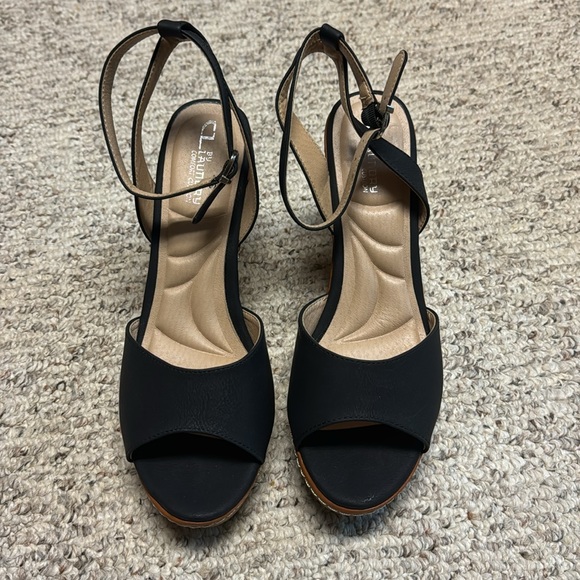 NWOT Wedge Sandals - Picture 3 of 4